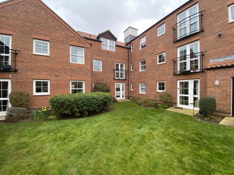 View Full Details for 15 Greendale Court Bedale