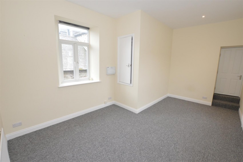 Images for Flat 2, 24 Market Place, Leyburn