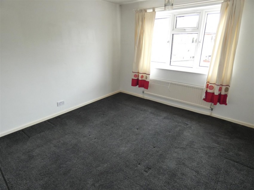 Images for 8 Meadow Grove, Bedale