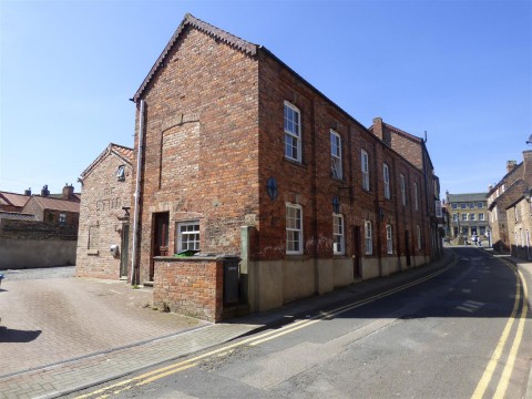 View Full Details for 8 Emgate, Bedale
