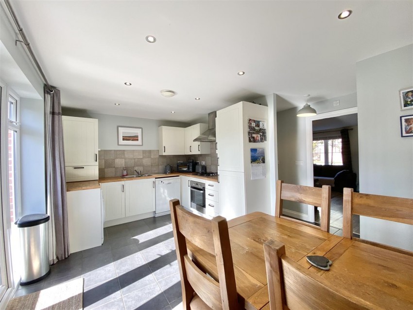 Images for 16 Fox Covert Close, Aiskew, Bedale