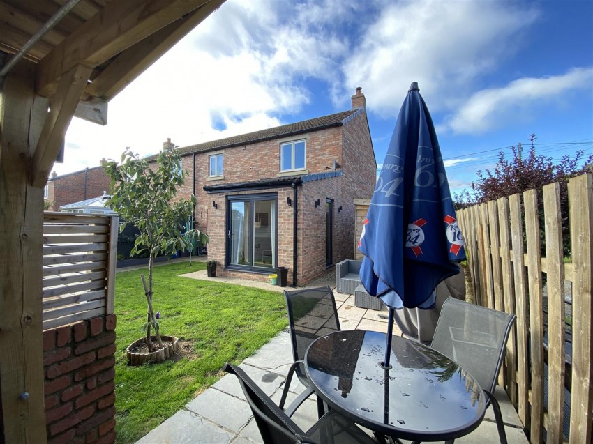 Images for 16B Low Street