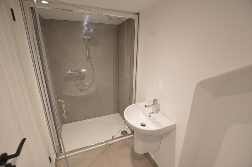 Images for 7 Gordon Crescent, Richmond