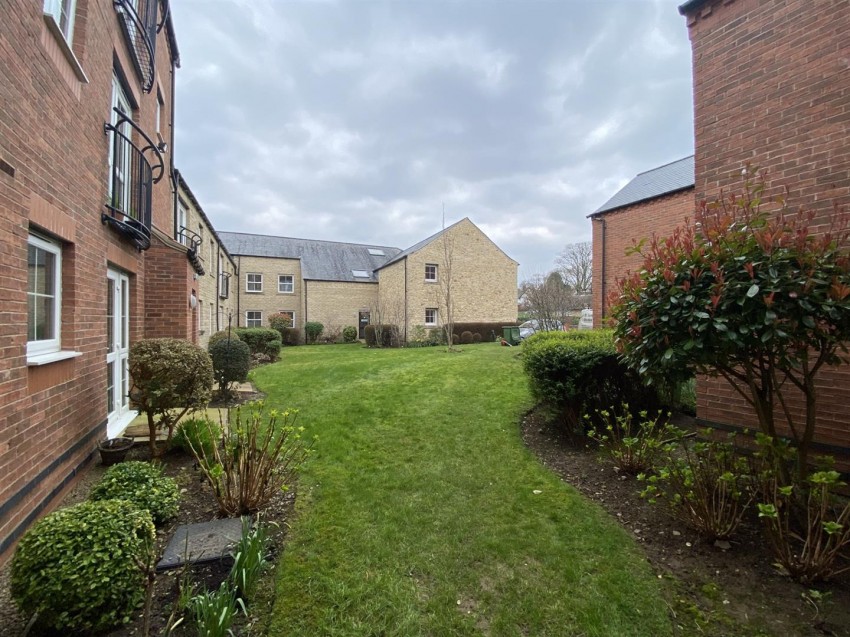 Images for 15 Greendale Court Bedale