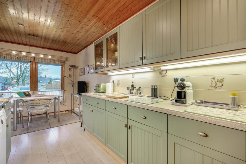 Images for Whitefields Drive, Richmond