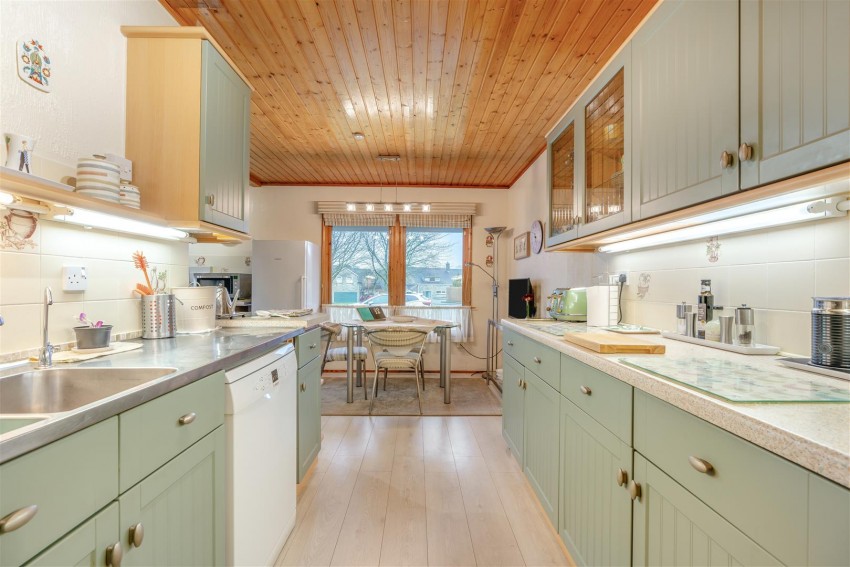 Images for Whitefields Drive, Richmond