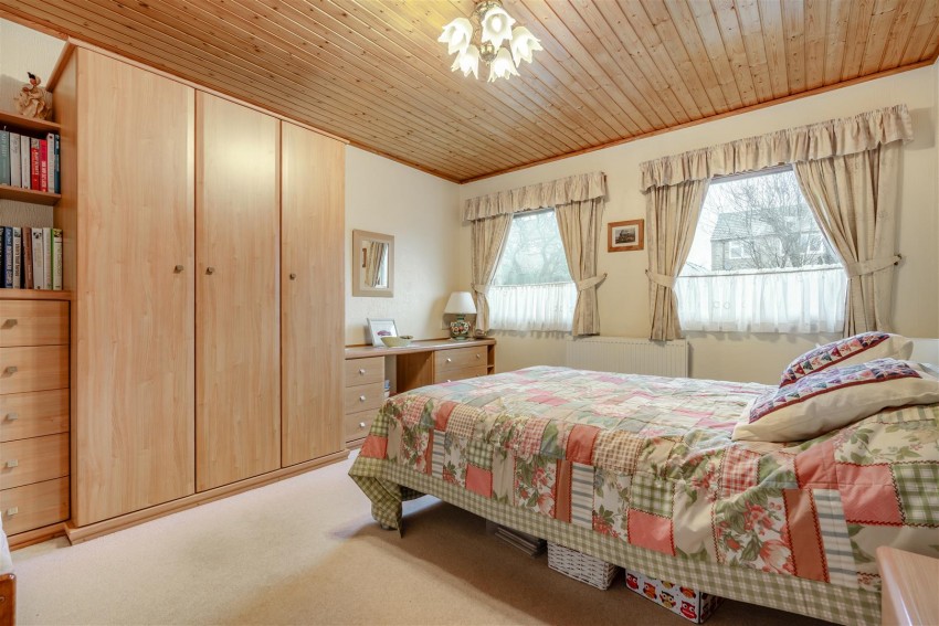 Images for Whitefields Drive, Richmond