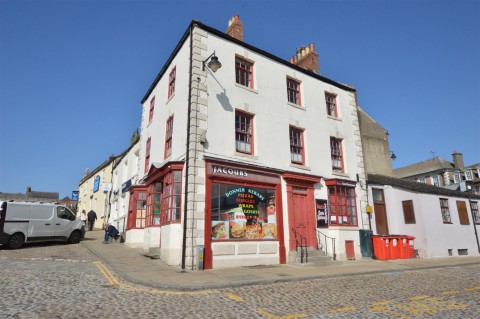 View Full Details for Flat 2, 21 Trinity Church Square, Richmond