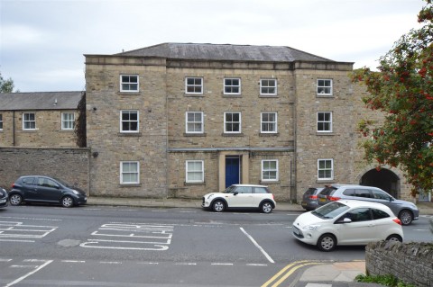 View Full Details for Flat 3, Frances Lee House, Pottergate, Richmond
