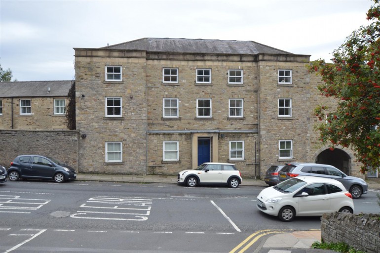 Flat 3, Frances Lee House, Pottergate, Richmond